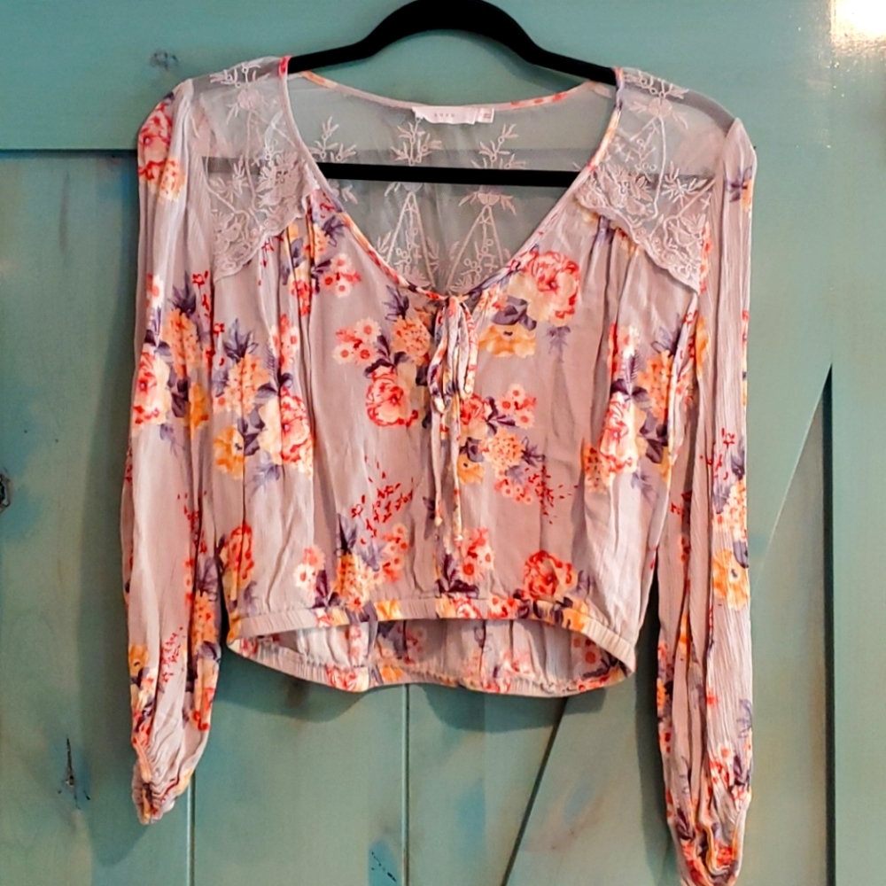 Lush Size S 3/4 sleeve crop top